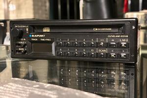 Autoradio Blaupunkt Cleveland ampli BQB80 Porsche