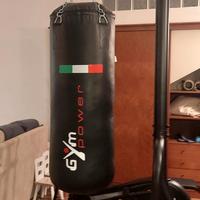 sacco da boxe con supporto e pesi