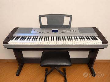 Yamaha Portable Grand DGX-640