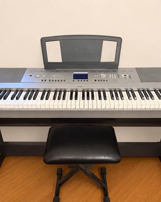 Yamaha Portable Grand DGX-640
