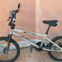 BMX dechatlon Bianca