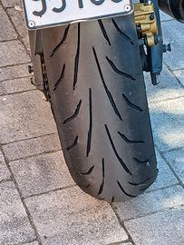 Moto triumph 675