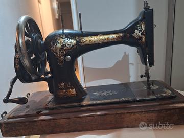 Macchina da Cucire Singer Antica con Custodia