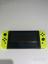 Nintendo switch + giochi nella foto.