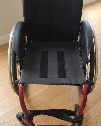 Sedia a rotelle carrozzina ultraleggera