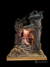 Natività artigianale sotto l’arco del tempo