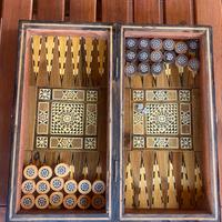 Tavola backgammon/scacchi in mosaico