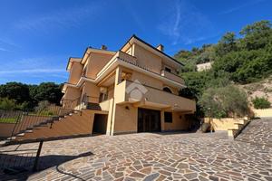 CASA SEMINDIPENDENTE A CASPERIA