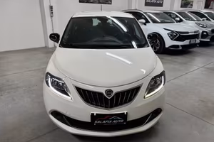 Lancia Ypsilon 1.0 FireFly 5 porte S&S Hybrid Silv