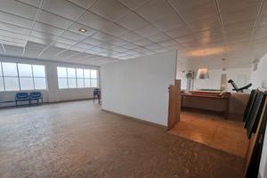 Padova est - magazzino/showroom con uffici