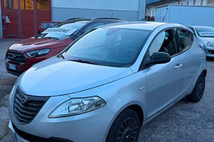 Lancia Ypsilon 1.2 69 CV 5 porte S&S Silver
