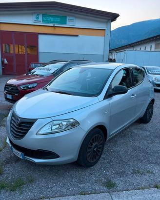 Lancia Ypsilon 1.2 69 CV 5 porte S&S Silver