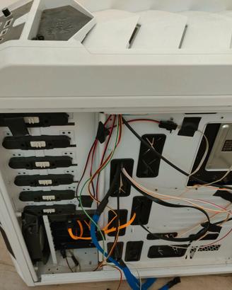 Aerocool Xpredator White edition.