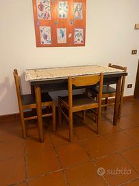 Tavolo cucina vintage e tavolino salotto