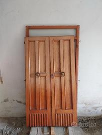 Portone in legno massello