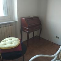 Scrittoio, mobile tv, mensole, armadio, frigo