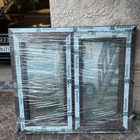 finestra a doppia anta