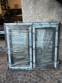 finestra a doppia anta