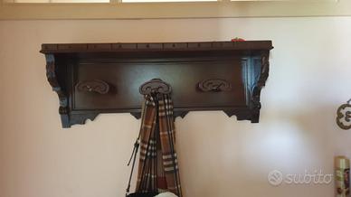 Appendiabiti in legno