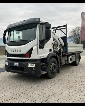 IVECO - EUROCARGO ML180E28/P - CASSONE CON GRU