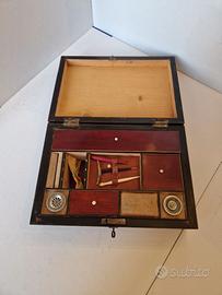 Antica scatola da cucito in legno "Nécessaire"