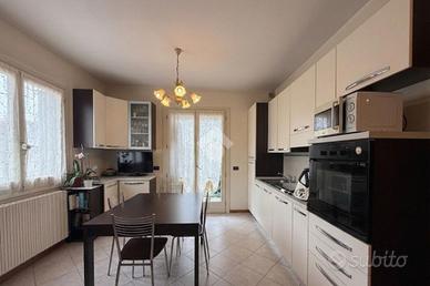 2 LOCALI A PROVAGLIO D'ISEO