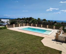 SALENTO - PESCOLUSE/TORRE PALI: Villa con piscina