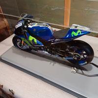 moto valentino scala 1/4