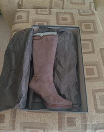 Stivale donna  Pelle scamosciata, interno foderato