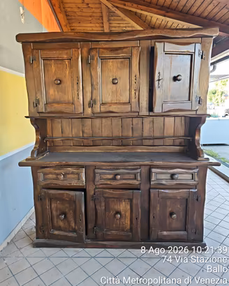 mobile Credenza