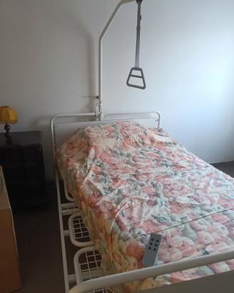 Letto elettrico ospedaliero per Disabili