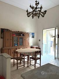 MONOLOCALE A AFRAGOLA