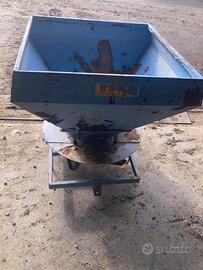 Spandiconcime Sama 300