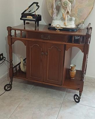 Mobile di antiquariato in legno