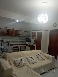 Appartamento secondo piano con cucina in muratura