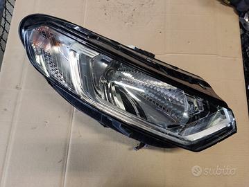 Proiettore destro FORD ECOSPORT del 2016