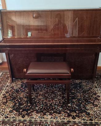 pianoforte verticale Petrof e panca abbinata 