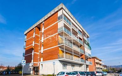 BILOCALE CON BOX AUTO