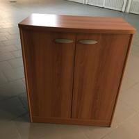 Mobile in legno color ciliegio– 72.5x38.5x88h cm.