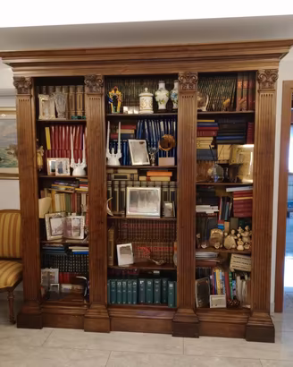 Grande libreria in legno