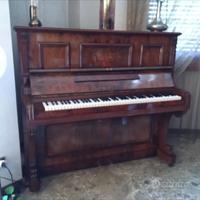 elegante  Pianoforte verticale