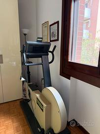 Technogym Bikerace HC600