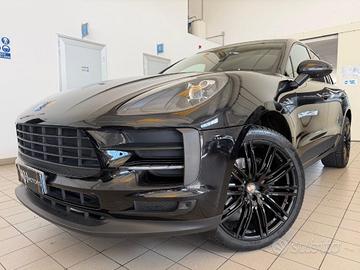 PORSCHE Macan 2.0 //TOTAL BLACK//21//