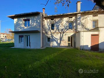 Casa indipendente con ampio giardino - Fratta