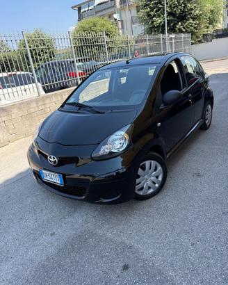Toyota Aygo 1.0 12V VVT-i 5 porte Sol