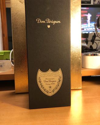 Scatola Dom Perignon vintage 2010 Brut.