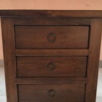 Comodino in legno