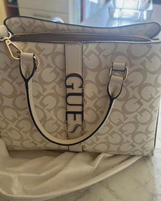Guess originale Latte logo