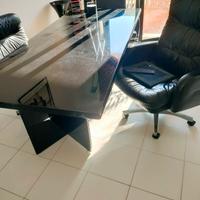 Scrivania studio presidenziale con poltrone di pel