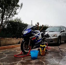 SUZUKI GSX-R 600 K1